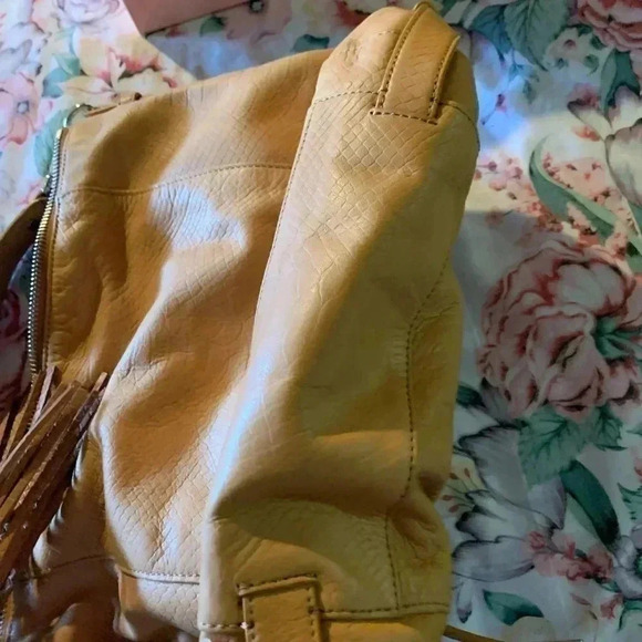 Micheal Kors Light Brown Ladies Shoulder Purse - Picture 3 of 10